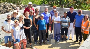 Manavgat'ta 'bir kümes bir hayat projesi' başladı