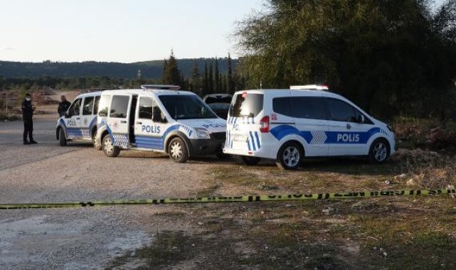 4 gündür park halinde olan otomobilin bagajında ceset bulundu