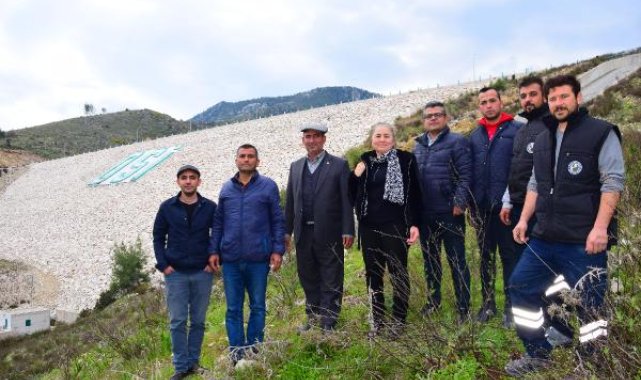 Baraj doldu, çiftçi hatıra fotoğrafı çekti