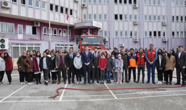 Gazipaşa'da 'Yangın Yeri' fotoğraf sergisi açıldı