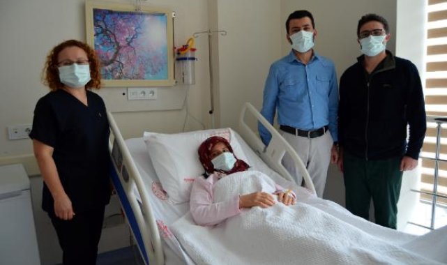 Karın ağrısı şikayetiyle gitti, safra kesesinden 552 adet taş çıkartıldı