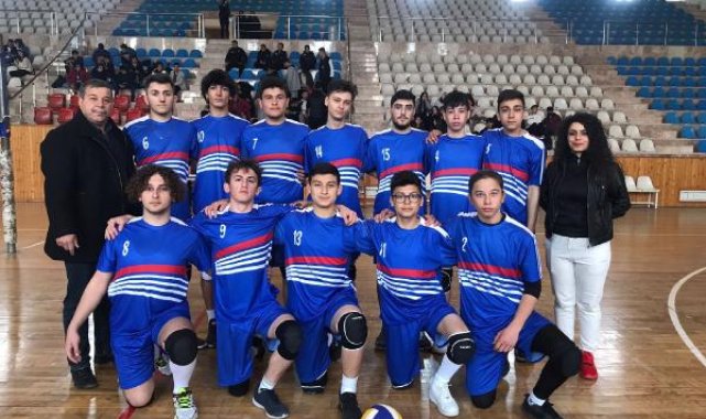 Kumluca'da voleybol heyecanı