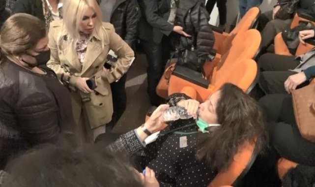 Merdivenden düşen kadına rektör müdahale etti
