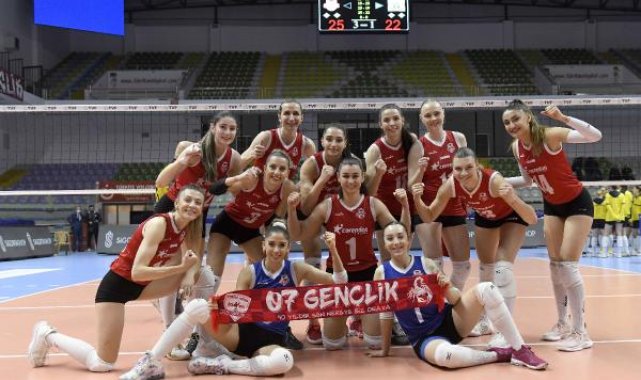 Muratpaşa'nın Sultanları galibiyetle başladı