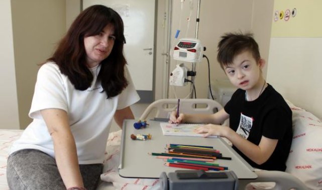 Oğlunun lösemi tedavisi için Ukrayna'dan gelen anne: İki savaşın içindeyiz