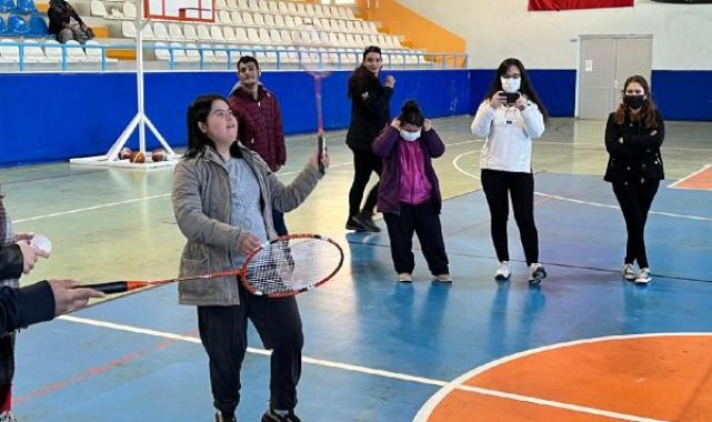 Özel öğrencileriin yüzü 'Mutlu Çarşamba Projesi ile güldü