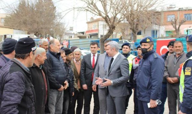 Traktör sürücülerine reflektör dağıtıldı