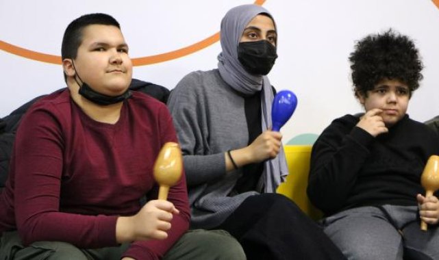 Otizmli çocuklar ritimle sosyalleşiyor