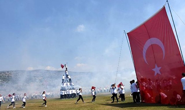 Demre'de 19 Mayıs coşkuyla kutlandı