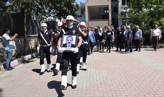 Emekli vali yardımcısı kansere yenildi