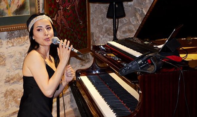 Genç sanatçıdan büyüleyen konser