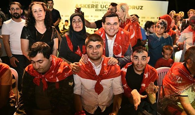 Kepez'de en özel askerlere kına gecesi