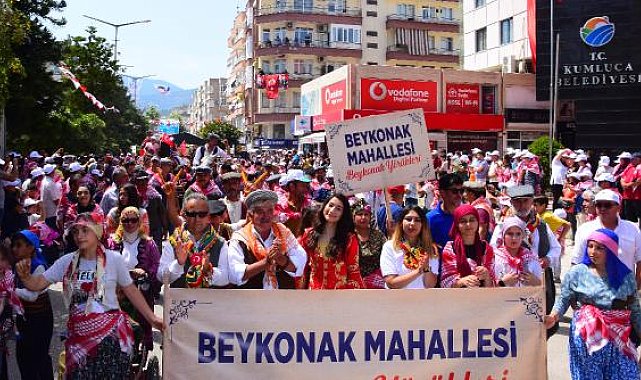 Kumluca'da Yörük göçü korteji
