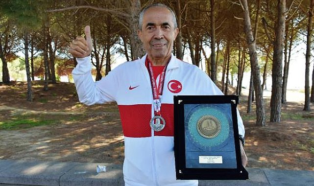 Madalya ve kupasını şehitlere adadı