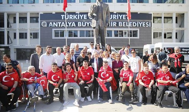 Özel bireylerin askerlik sevinci