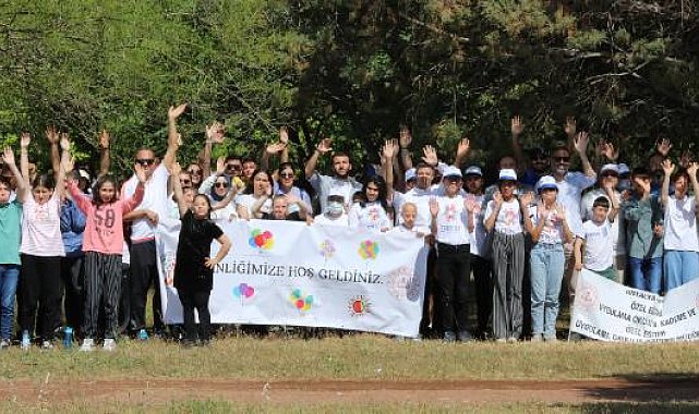 Özel çocuklar üniversitede oryantiring yaptı