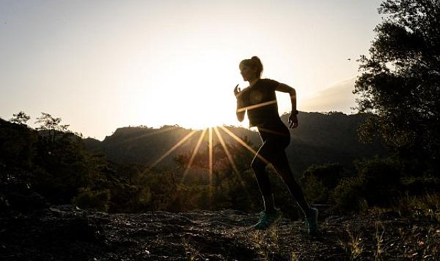 Sporcular sınırlarını zorladı, deniz seviyesinden 2365 metre zirveye koştu