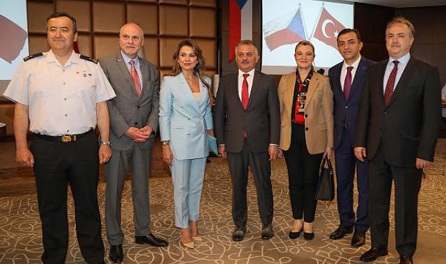 Yeliz Gül Ege, Çekya fahri konsolosu