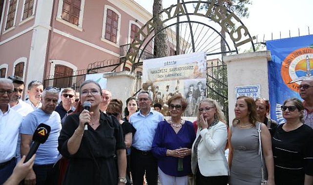Antalya Lisesi mezunlarından tarihi bina eylemi