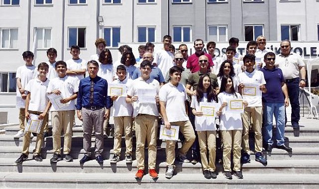 Antalya OSB Teknik Koleji'nde karne mutluluğu