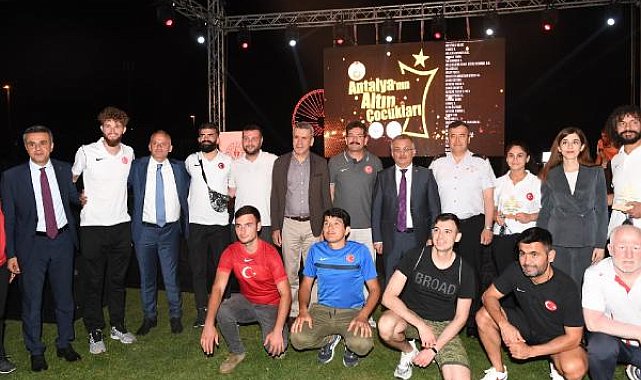 Antalya'nın Altın Çocukları'na plaket