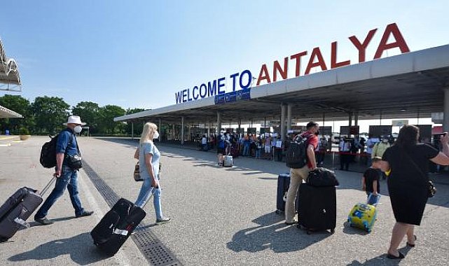 Antalya'ya hava yoluyla gelen turist sayısı 3 milyonu aştı