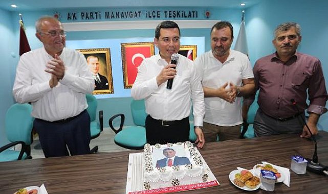 Başkan Tütüncü'ye doğum günü sürprizi
