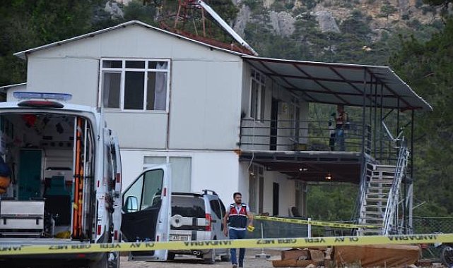 Eşi ve 2 çocuğunu tüfekle öldürüp, intihara kalkıştı