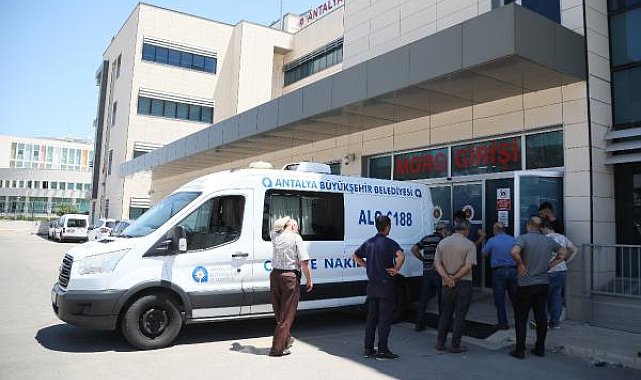 Eşinin öldürdüğü Selda ile 2 çocuğunun cenazesini babası aldı