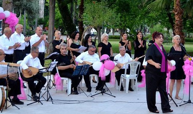 Karaalioğlu Parkı'nda türkü konseri