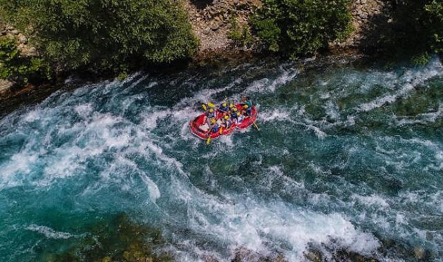 Köprülü Kanyon'da günde 3 bin bot suya iniyor