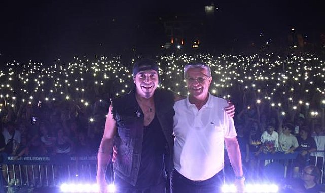 Manga, Kemer'de konser verdi