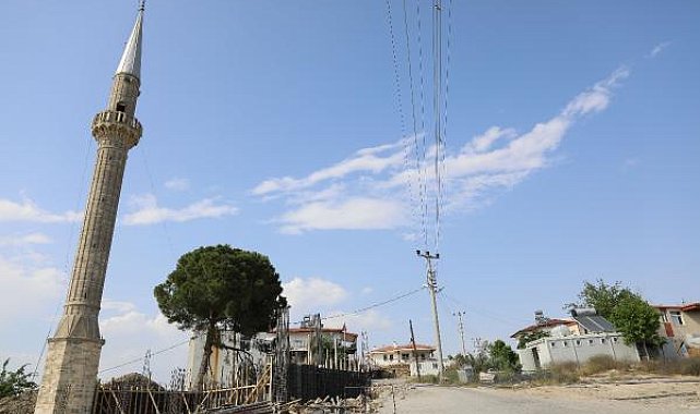 Yangında harap olan tarihi cami yeniden inşa ediliyor
