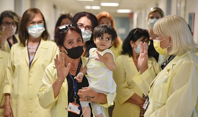 'Sarı Melekler' isimlerini öğrenmekten uzak durdukları hastaları, 25 yıldır yalnız bırakmıyor