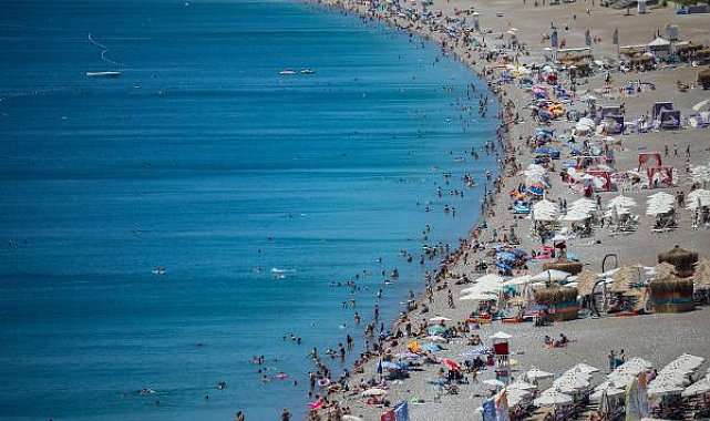 Antalya'da otelde yer bulamayan valiyi arıyor