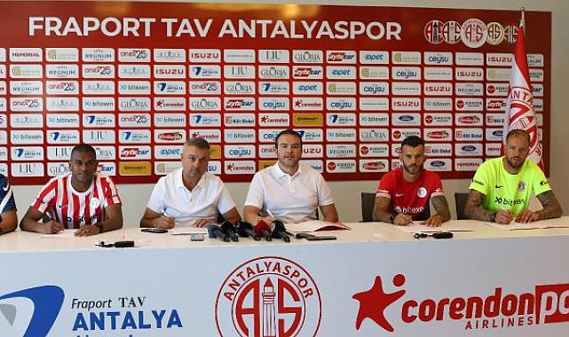 Antalyaspor'da Güray Vural, Fernando ve Boffin'in sözleşmeleri uzatıldı