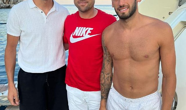 Hakan Çalhanoğlu ve Merih Demiral aileleriyle birlikte Kekova Adası'nda tatil yaptı