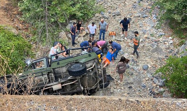 Alanya'da turistlerin bulunduğu safari cipi şarampole devrildi: 7 yaralı