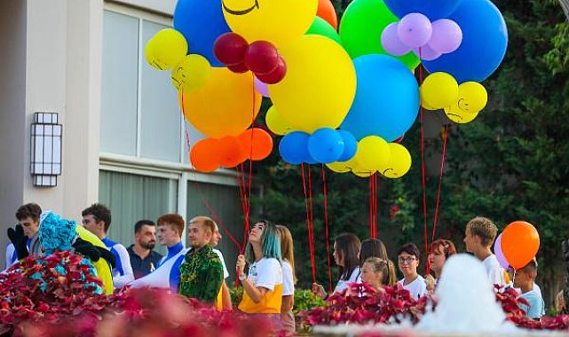 Antalya'da 48 ülkeden çocukların katılımıyla festival düzenlendi