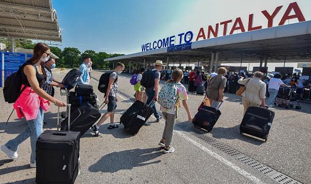 Antalya'ya hava yoluyla gelen turist sayısı 7 milyonu geçti
