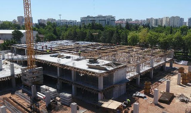 AÜ Katlı Otopark Projesi hızla ilerliyor