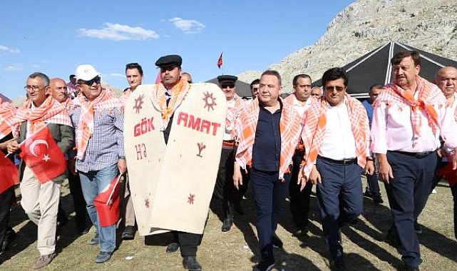 Başkan Böcek Günnercik Yayla Şenliği'ne katıldı