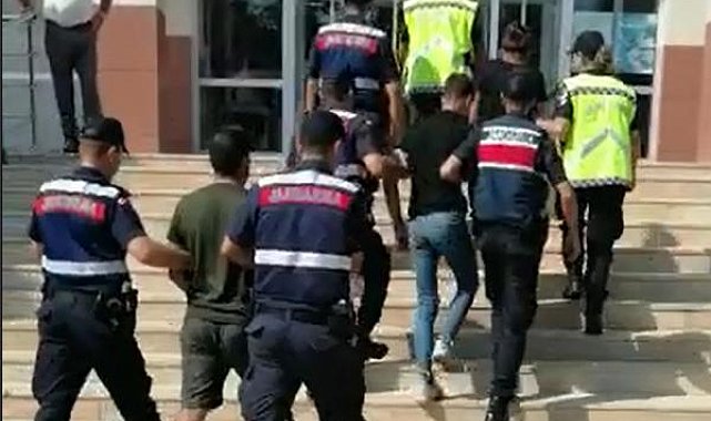 Camiden keçiboynuzu çalan 3 kişi tutuklandı