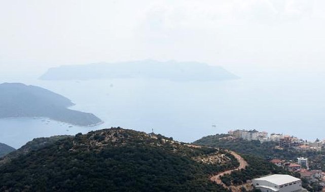 Demre ve Kaş neme teslim oldu