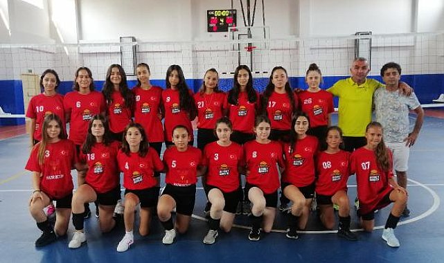 Kız Voleybol Takımı hazırlıklara başladı