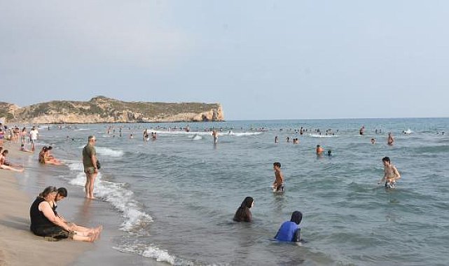Patara Plajı'nda ziyaretçi yoğunluğu