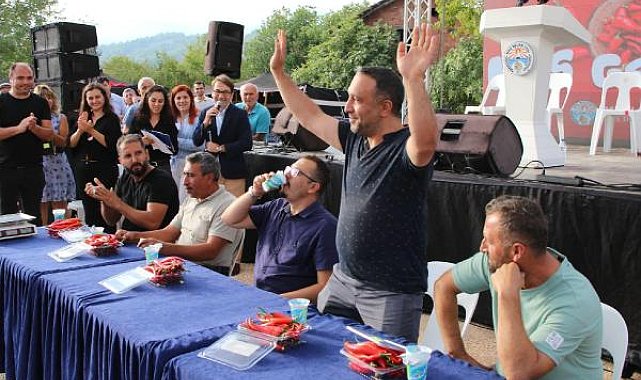 2 dakikada 188 gram acı biber yedi, 1'inci oldu