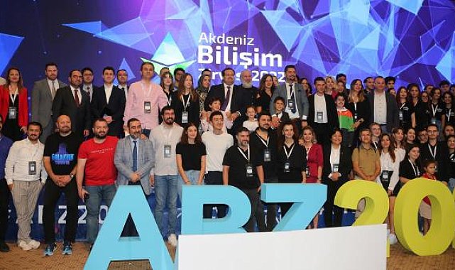 Akdeniz Bilişim Zirvesi katılımcı sayısıyla rekor kırdı