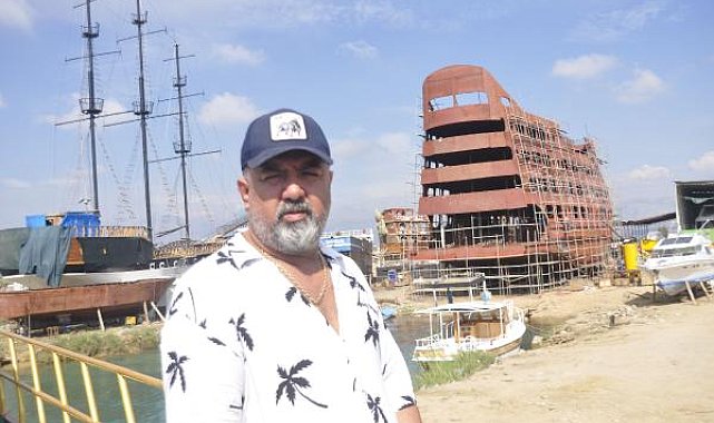 Antalya'da 5 katlı günübirlik tur teknesi inşa ediliyor