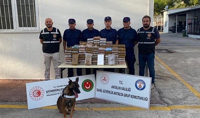 Antalya'da gemide 183 kilo kokain ele geçirildi